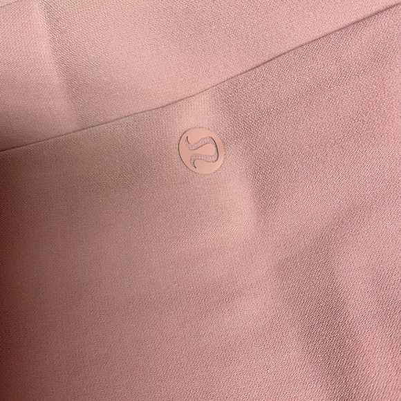 NWT lululemon On the Fly Jogger WOVEN Easy Care Pink Taupe  28"  Size 6 8 - Picture 8 of 8